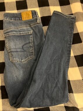 American Eagle Outfitters Women’s Medium Blue Skinny Jeans